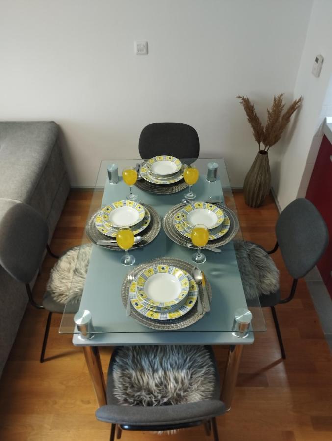 Bella Vista - Cozy Apartments With Easy Check-In And Free Parking Split Buitenkant foto
