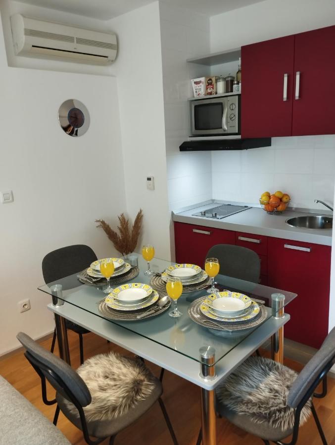 Bella Vista - Cozy Apartments With Easy Check-In And Free Parking Split Buitenkant foto