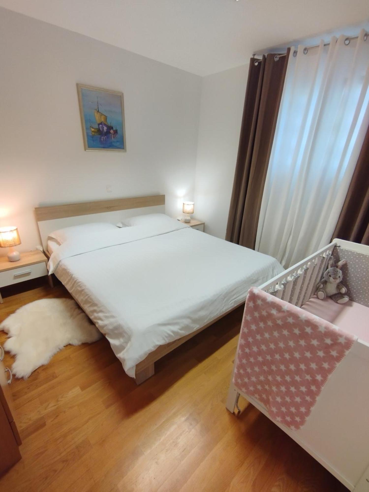 Bella Vista - Cozy Apartments With Easy Check-In And Free Parking Split Buitenkant foto